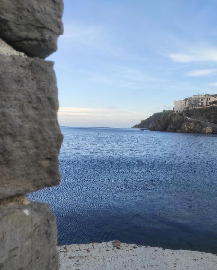 Da Federica Casa Vacanze Baia Porto Delle Genti Липари Екстериор снимка